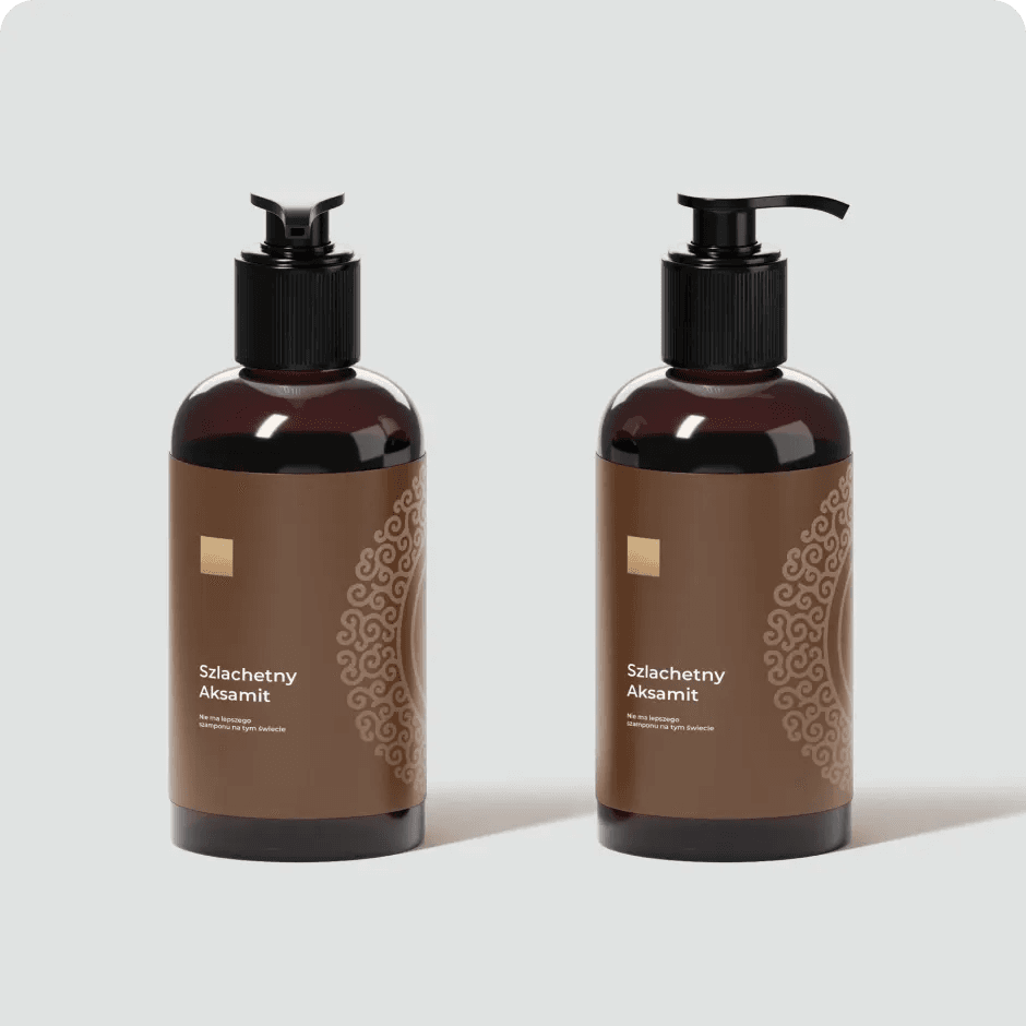 Dwa pojemniki z mydłem w płynie w brązowych kolorach, nawiązanie do opisów produktów.